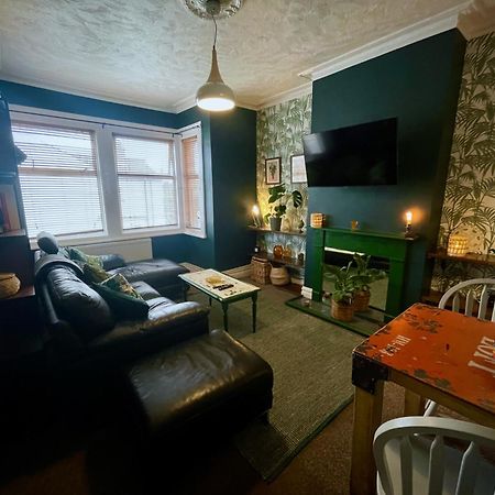 Stylish And Artistic Flat In Southend On Sea Apartment Ngoại thất bức ảnh