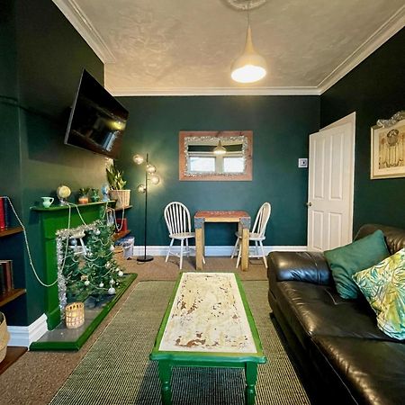 Stylish And Artistic Flat In Southend On Sea Apartment Ngoại thất bức ảnh