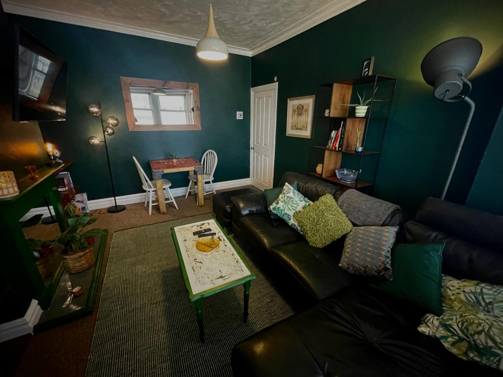 Stylish And Artistic Flat In Southend On Sea Apartment Ngoại thất bức ảnh