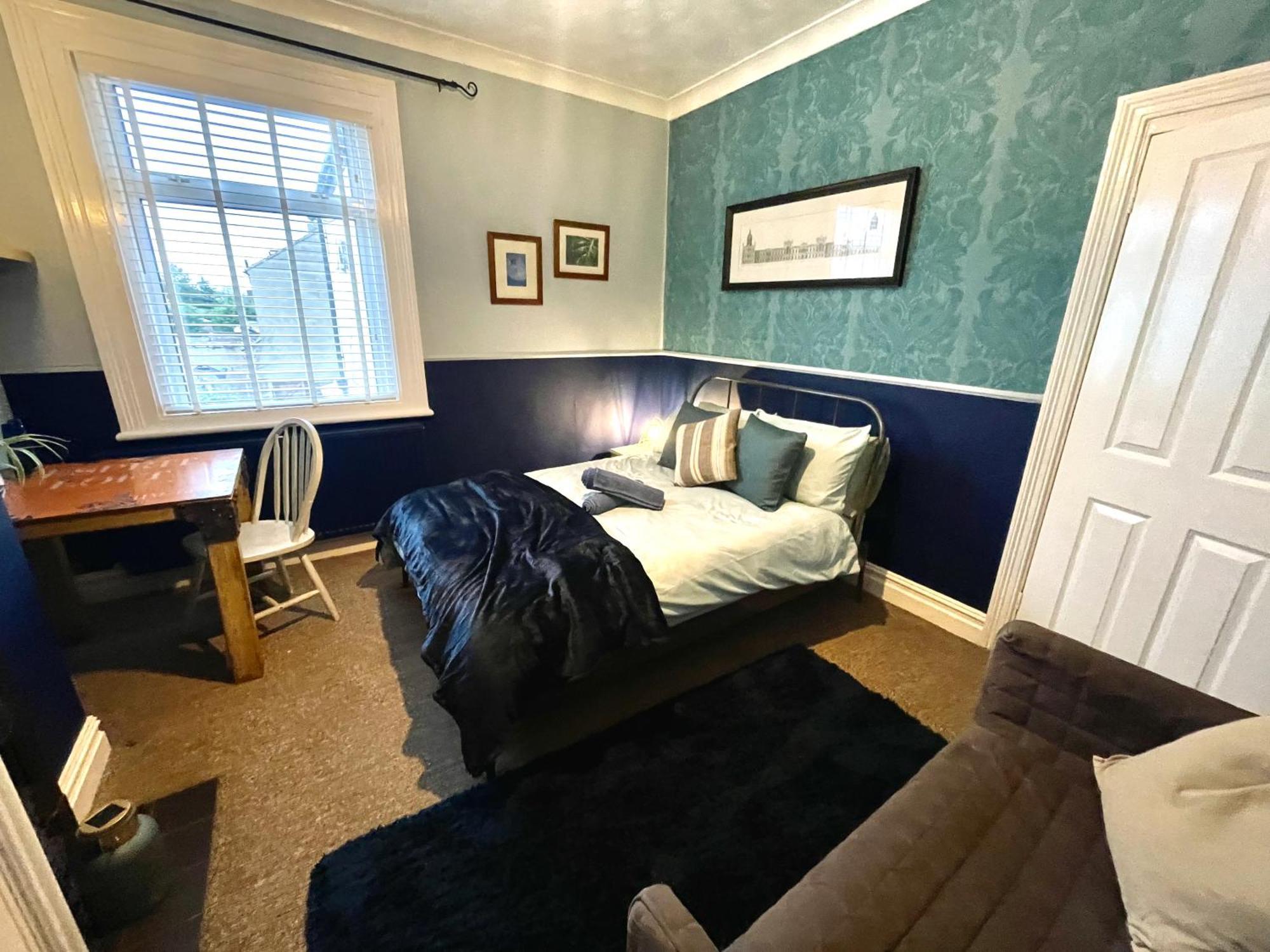 Stylish And Artistic Flat In Southend On Sea Apartment Ngoại thất bức ảnh